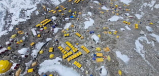 everest-base-camp-tents